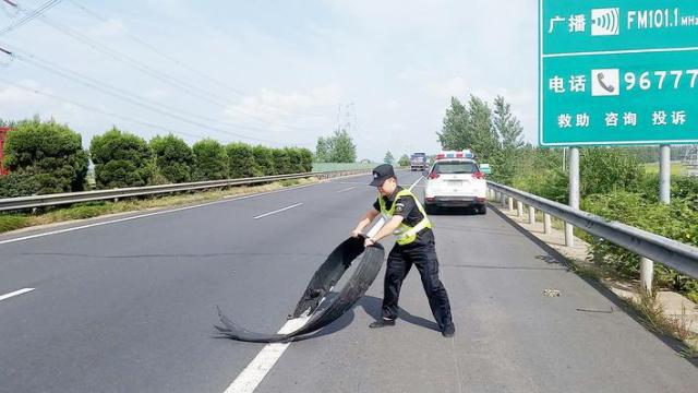 出门车爆胎预示什么寓意 (出门车爆胎预示什么寓意 婚车爆胎是什么预兆)