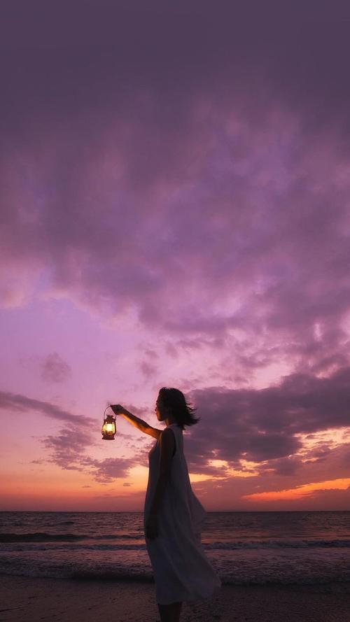 女人梦见彩色鲜艳的衣服