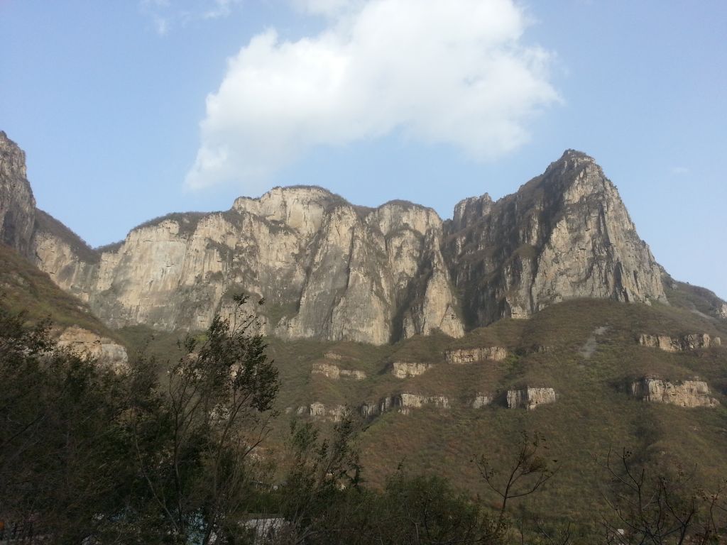 云台山旅行攻略一日游 (云台山旅行攻略如何选用适宜的登山鞋 去云台山穿什么鞋子呢)