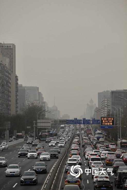 中度空气污染可以户外锻炼吗 (中度空气污染下如何安保跑步 中度空气污染可以跑步吗)