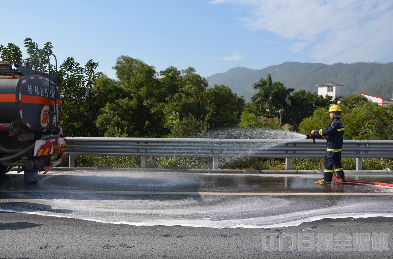 饮水机热水口滴水怎样修