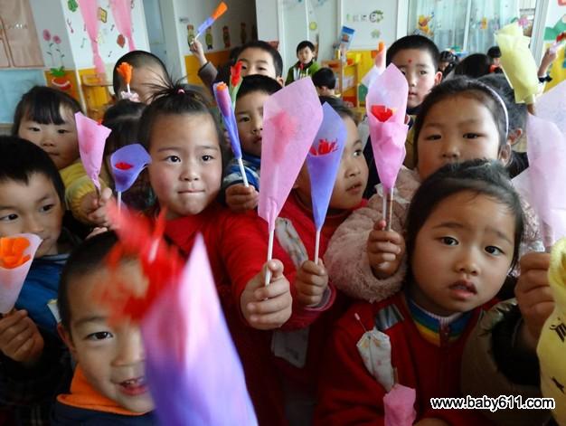 幼儿园三八节主题活动方案 (幼儿园三八节送妈妈手工礼物 幼儿园三八节孩子怎样送妈妈手工礼物)