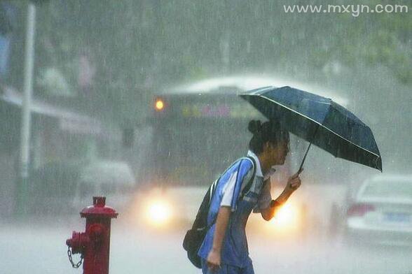 梦见下大雨发大水了是什么寓意