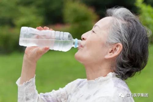 饮水机水桶什么色彩的好