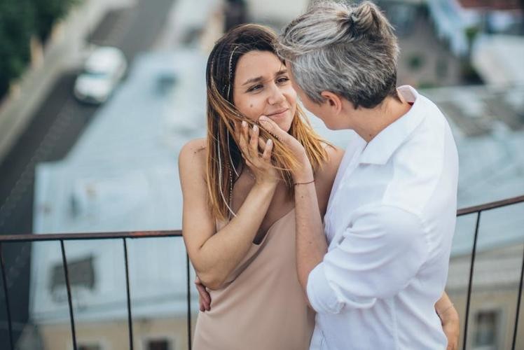 已婚男人如何控制对异性的好感 (已婚男人如何应答梦见跟初恋女友睡觉的状况 已婚男人梦见跟初恋女友睡觉)