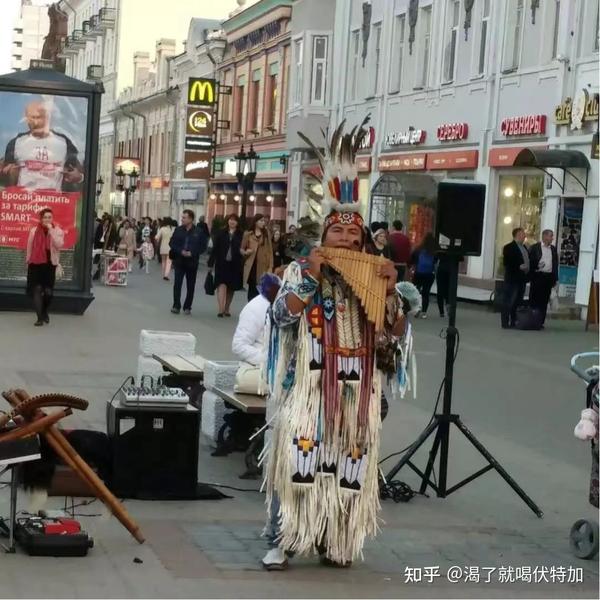 体验俄罗斯的魅力：沉浸在丰富的文化传统、美味佳肴和热情的款待中 (体验俄罗斯的美食用俄语怎么说)